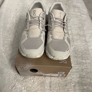 Womens On Cloud 5 Pearl/White Size9